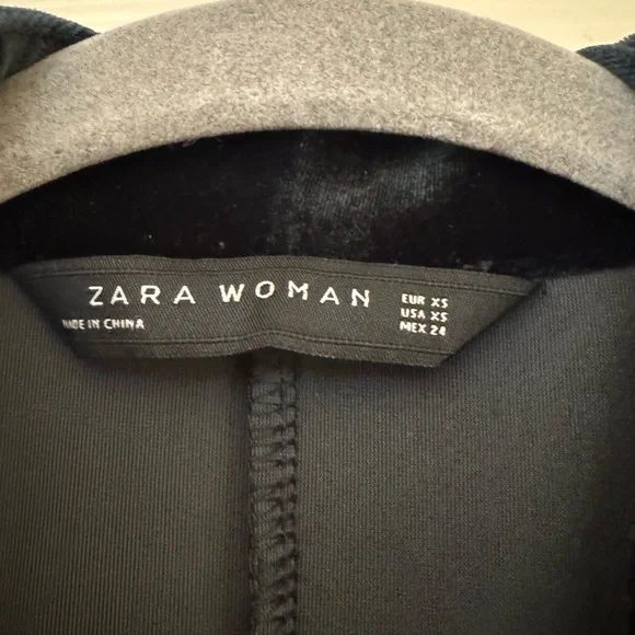 Zara XS velvet dress with tie - Picture 4 of 4